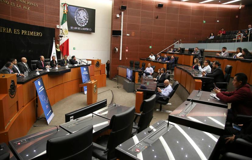 Aprueba Senado reforma a Ley de Amparo; impide a jueces suspender obra pública