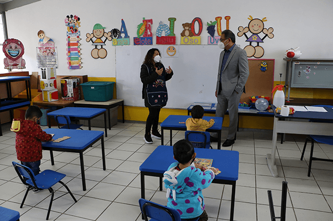 Secretario de educación supervisa la aplicación de protocolos sanitarios en escuelas 