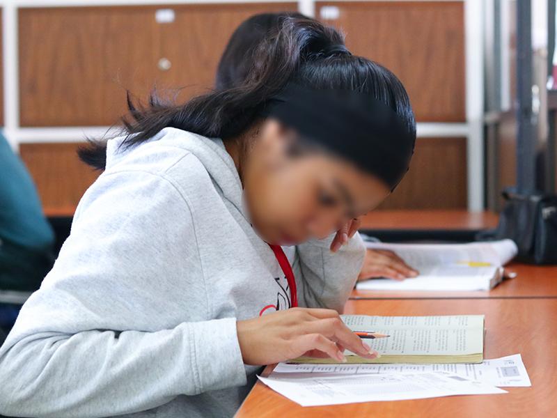 Más de 7 mil jóvenes y adultos estudian prepa abierta: SEP