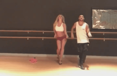 Shakira aplaude a Britney Spears por bailar salsa