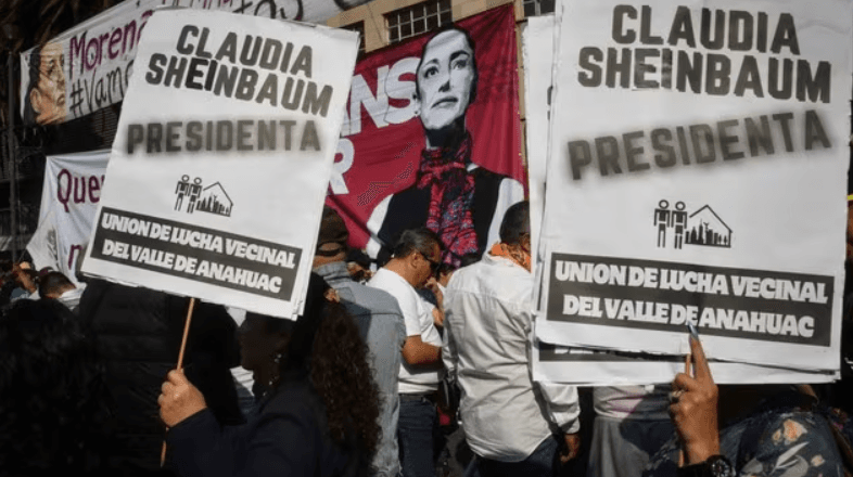 Andrés Manuel, Sheinbaum y el equipo de campaña