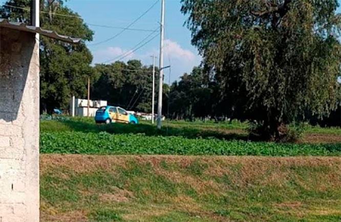 Con lujo de violencia roban taxi y lo abandonan en Texmelucan