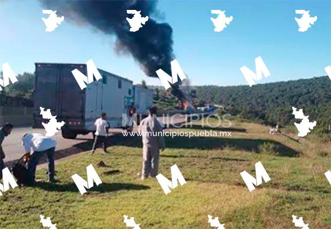 Se incendia pipa en el Arco Norte y provoca cierre de la vialidad