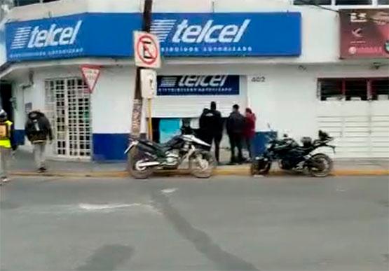 Dan cortinazo a negocio de teléfonos celulares en Texmelucan