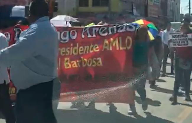 Con protesta contra inseguridad reciben a AMLO en Texmelucan