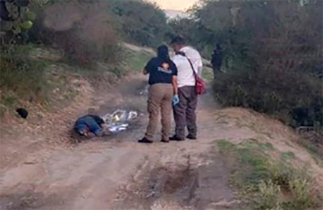 Dejan cadáver con tiro de gracia a la entrada de comunidad en Tecamachalco