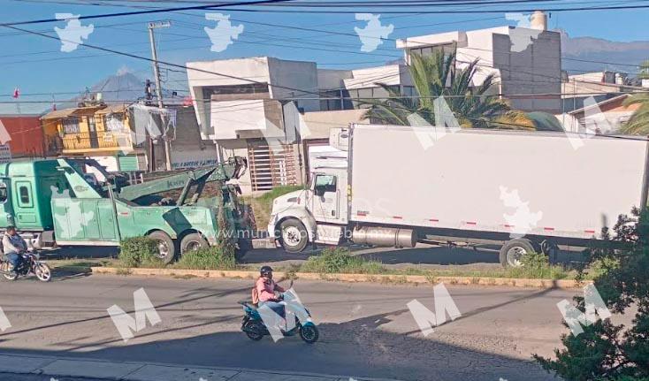 Por tercer día consecutivo roban un camión de carga y camioneta en Texmelucan