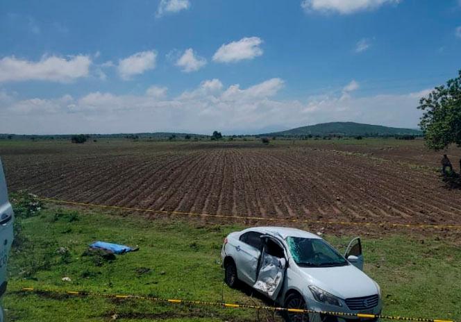 Motociclista muere al estamparse contra auto en la carretera Atlixco-Atzitzihuacán