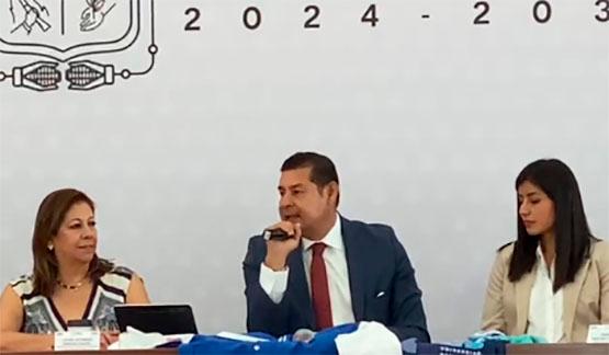 Destapa Armenta red de corrupción en Finanzas