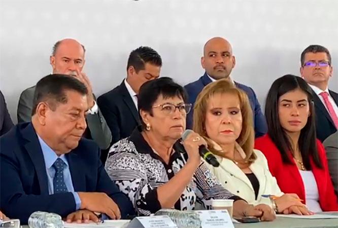 SMT anuncia estudio sobre regulación de taxis pirata en Puebla