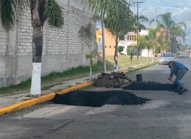 Programa de Bacheo contigo atendió más de 2 mil 100 baches en los últimos días