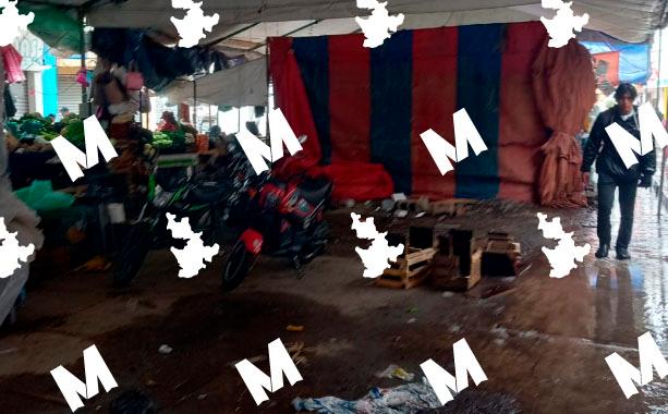 Comerciantes del mercado en Texmelucan empiezan a liberar calles