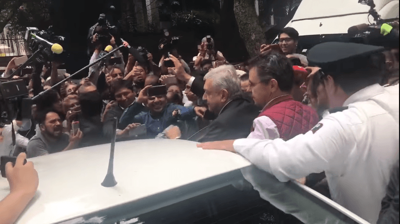 Por primera vez aparece la ayudantía de López Obrador