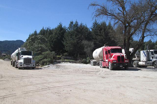 Se plantan ante empresa y piden mejores pagos en Ahuazotepec