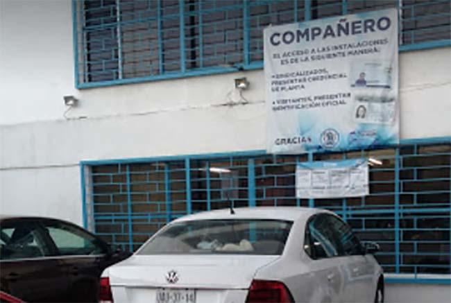 Sujetos armados asaltan sindicato de la VW en Puebla