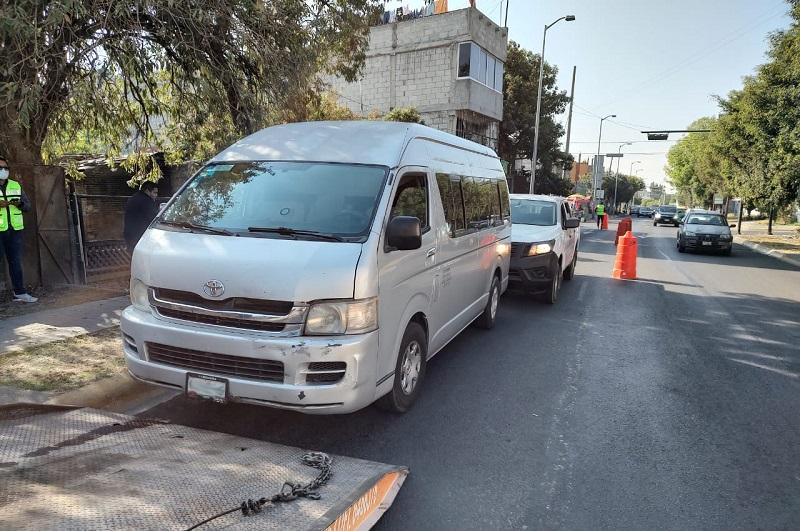 Cazan a camioneta pirata y la mandan al corralón en Puebla