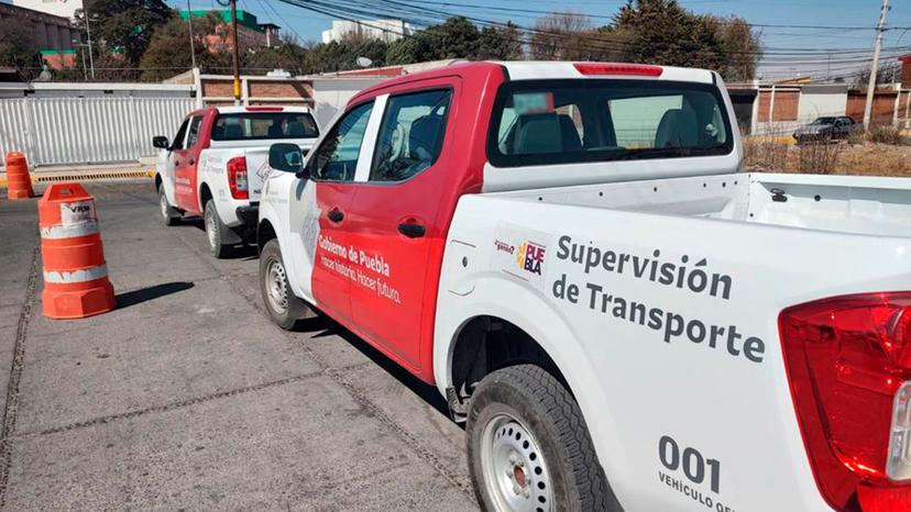 Por irregularidades, SMT detiene unidades de transporte en Acajete y Grajales