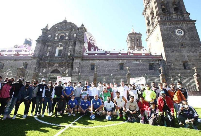 VIDEO Rivera Pérez inaugura el torneo Street Soccer