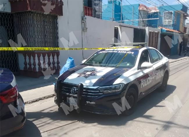 Con un cable se suicida joven en calles de la colonia Mayorazgo