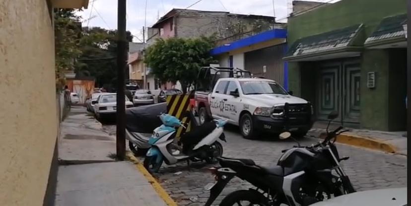 Hombre halla a su hijo colgado en la azotea de su casa en Tehuacán