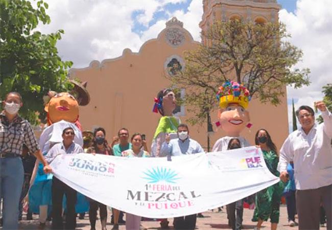 Feria del mezcal y el pulque en Atlixco deja derrama de 5 mdp