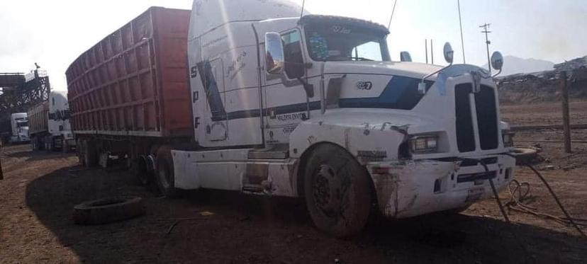 Roban tráiler y solo dejan la caja en Tepeojuma  