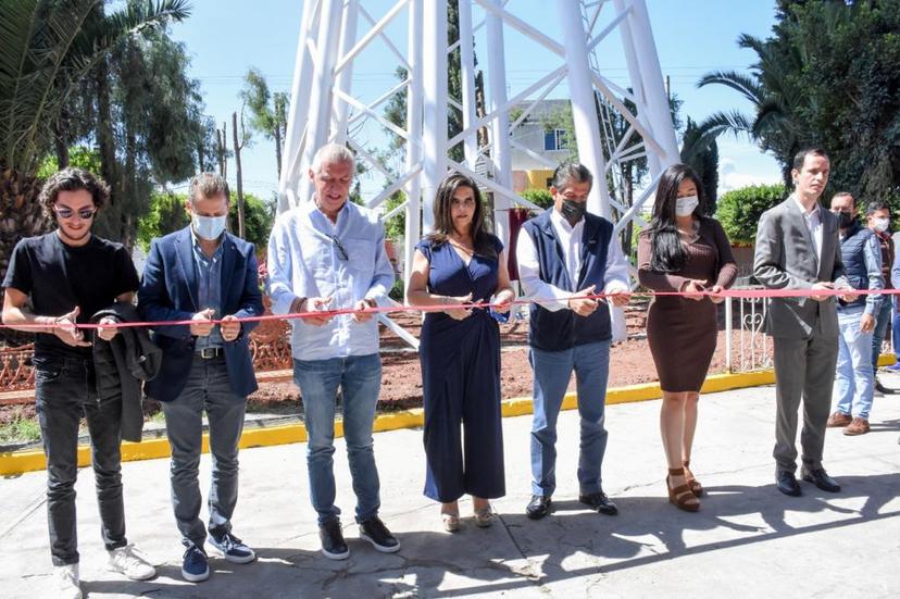 Layón entrega rehabilitación del tanque elevado de agua en Temaxcalac