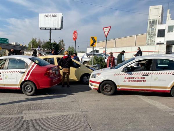 En operativo, solo detienen a dos taxis pirata en el Periférico