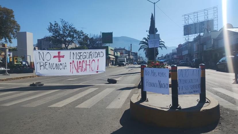 Comerciantes se quejan del bloqueo en Tecamachalco