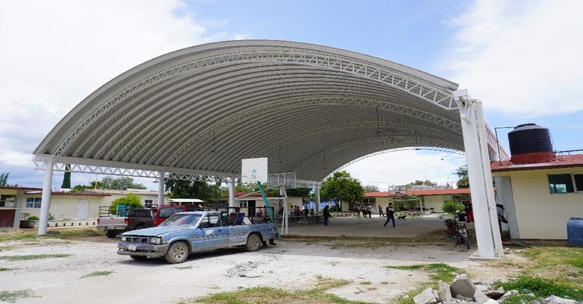 Licitan cinco techados en escuelas de Tepeaca