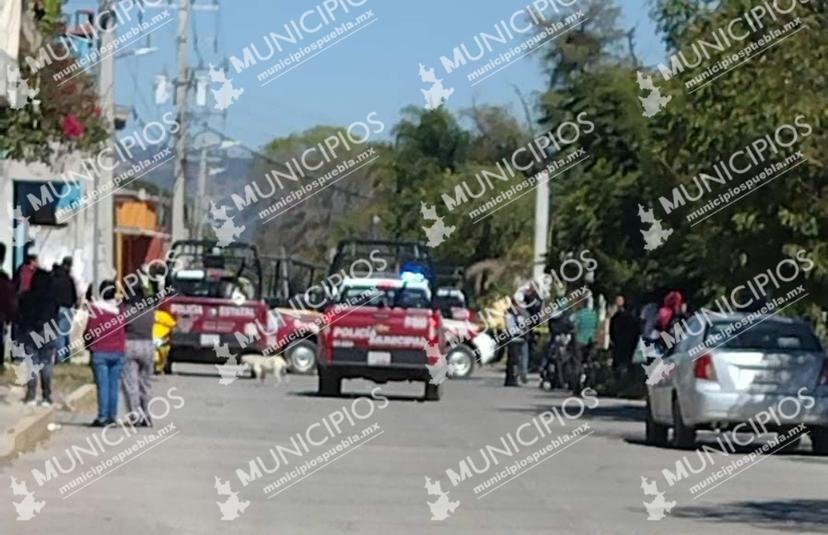 Tres policías lesionados durante cateo en Texmelucan