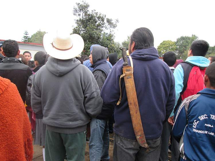 Por acosador intentan linchar a maestro en Tenango