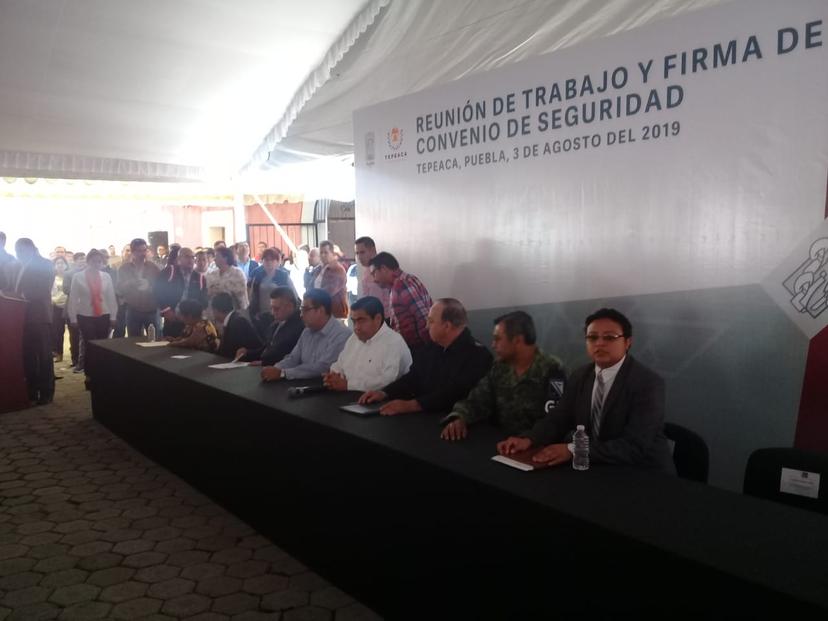 Firma Barbosa convenio con Tepeaca para combatir inseguridad