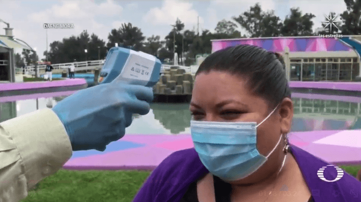 VIDEO Mujer pide le borren recuerdo de amargo amor con el termómetro