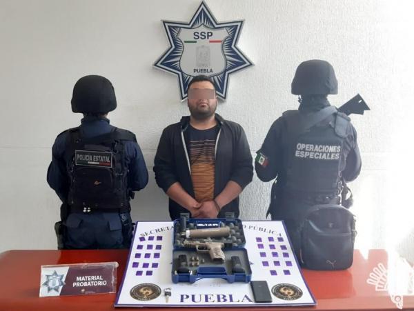 Cae narcovendedor en Texmelucan con dosis y arma 9 milímetros