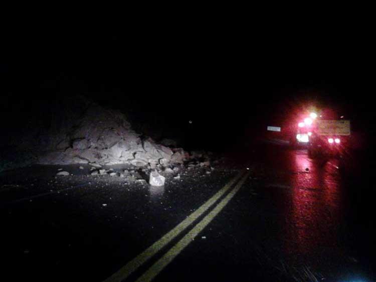 Dos derrumbes en carreteras de Teziutlán por Fernand