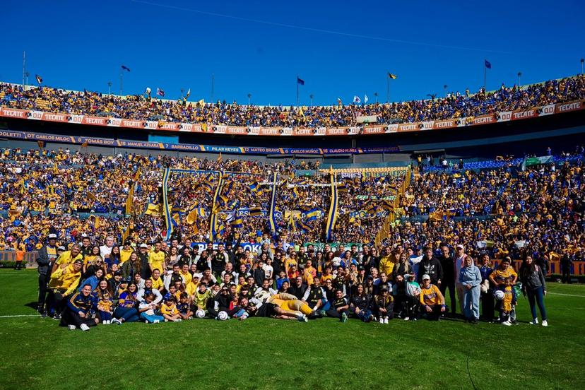 Afición de Tigres arropa a su equipo