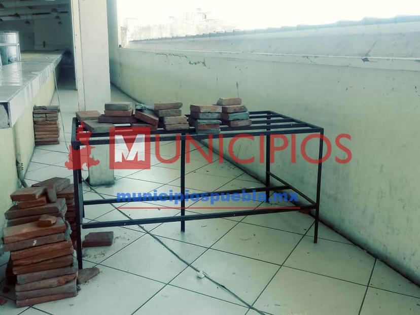 Abandonan locatarios 2do piso del Tianguillo de Izúcar