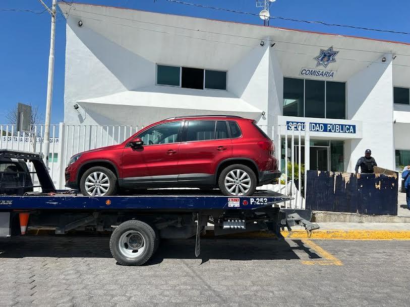 Recuperan camioneta Tiguan en la federal Atlixco-Puebla