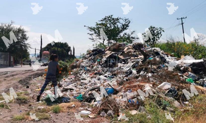 Vecinos de Chietla convierte en basurero municipal carretera Atencingo-Ahuehuetzingo   