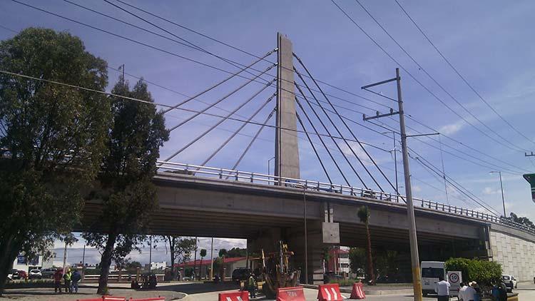 Sobrecosto de 83.3 mdp dejaron tirantes de puentes morenovallistas