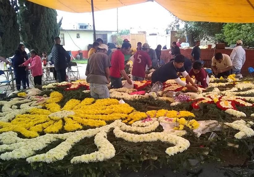 En Tlahuapan olvidan la sana distancia para festejar a Santa Rita