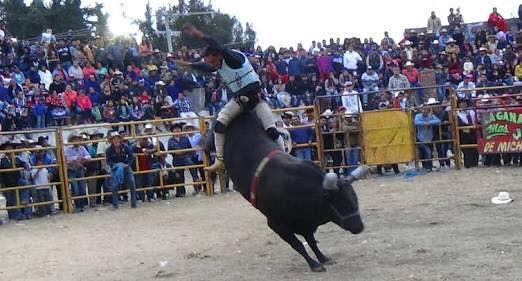 Espectáculo de toros, toda una tradición en fiestas de la Mixteca