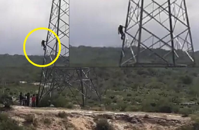 Escala torre de alta tensión y provoca pánico en Tehuacán