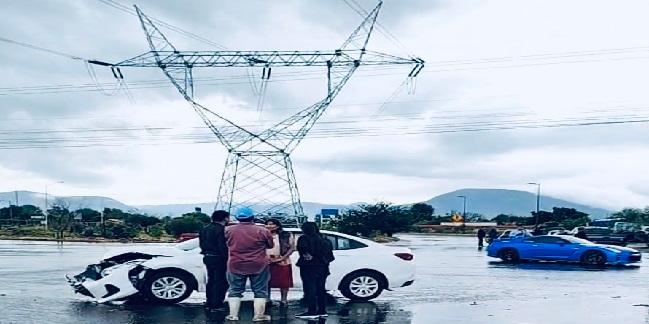 En Atlixco choque de auto de lujo termina en riña