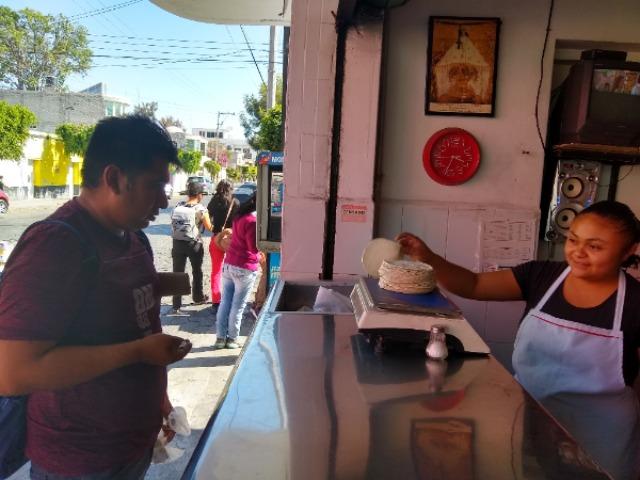 Productores de Tehuacán subirán 2 pesos al precio del kilo de tortilla