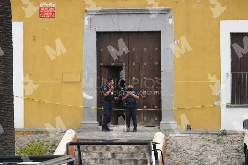 VIDEO Dos trabajadores murieron por colapso de barda, a metros de Casa Aguayo