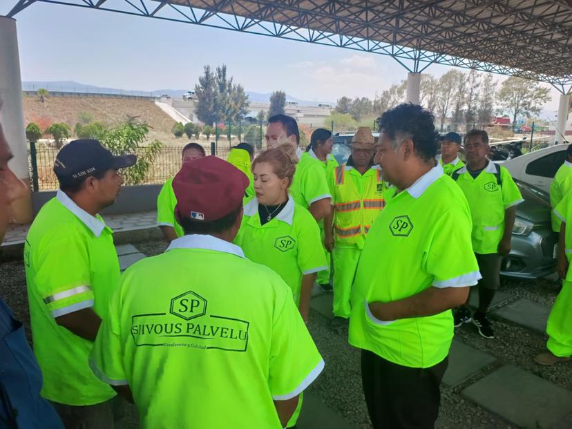 Trabajadores de empresa de mantenimiento contratados por Capufe se van a paro