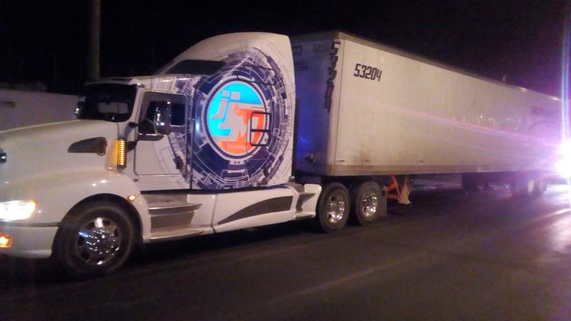 Roban tractocamión y balean a federales en Tecamachalco