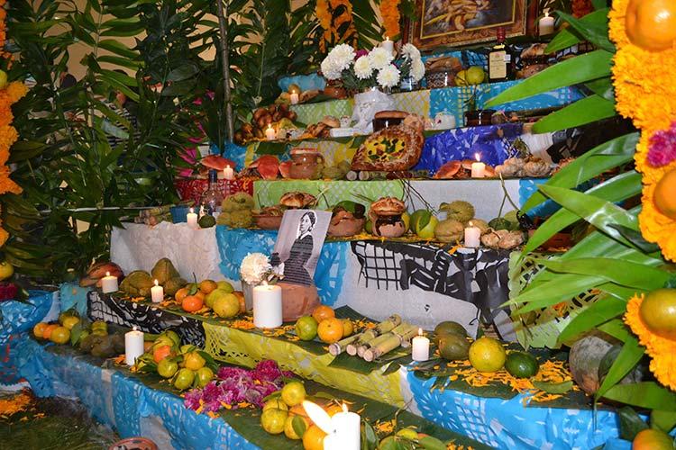 Fomentan escuelas la tradición del Día de Muertos